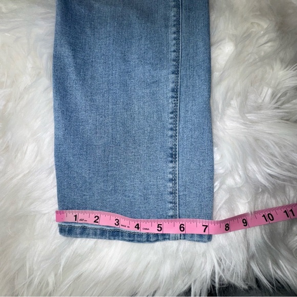 Hudson Women's Straight Leg Jeans Size 6 Medium Wash Blue Denim Mid-Rise Staple - Picture 12 of 13